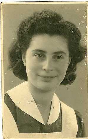 Marie de Vries was leerling-verpleegkundige en werd gedeporteerd en vermoord.